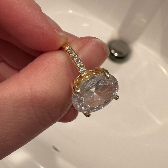 Fake ring - Picture 2 of 4